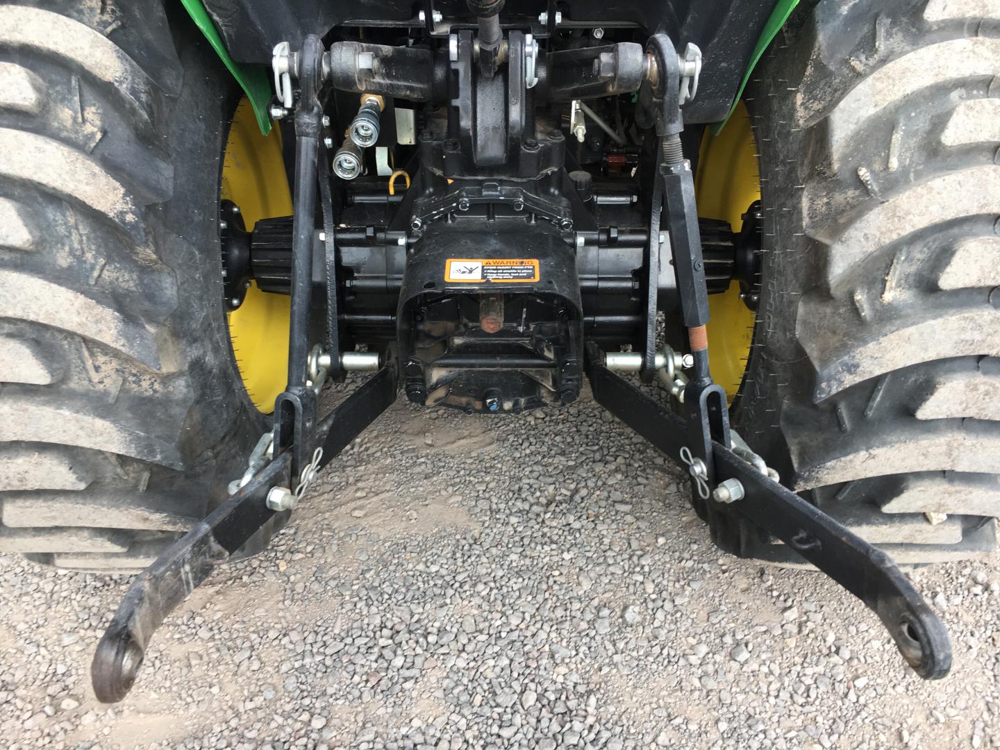 ./imagenes/INVOICE/2019/16451/TRACTOR AGRICOLA JOHN DEERE 3038E (20).JPG